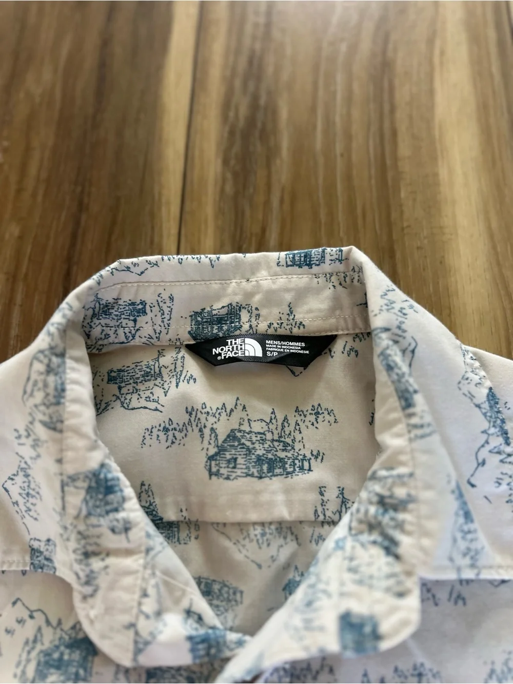 The North Face Men's Short-Sleeve Printed Button-Up Shirt size small